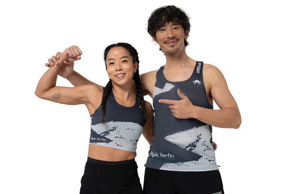 SPIDER -【女裝】"著咗好似冇著" 無縫熱封半截背心 - 水墨靈動